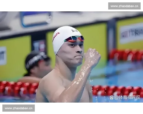 孙杨再度成为焦点展现泳坛传奇精神引发公众热议与体育反思